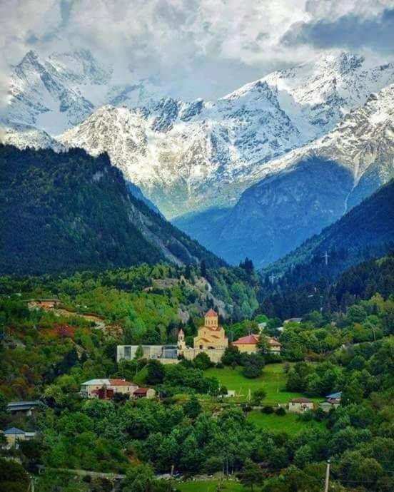 Guesthouse Caucasus Mestia Exterior foto